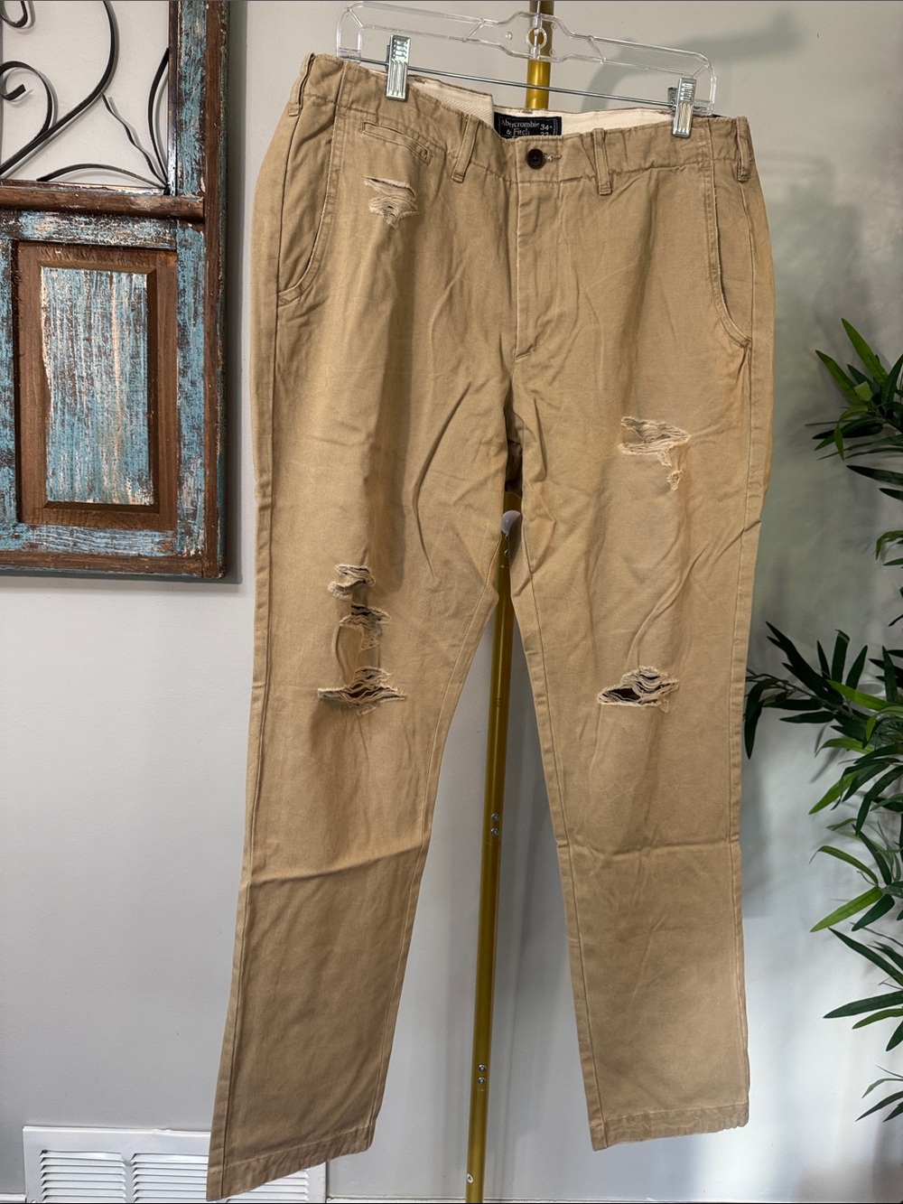 Abercrombie & Fitch Tan Distressed Chino Pants NWT 34 by 32